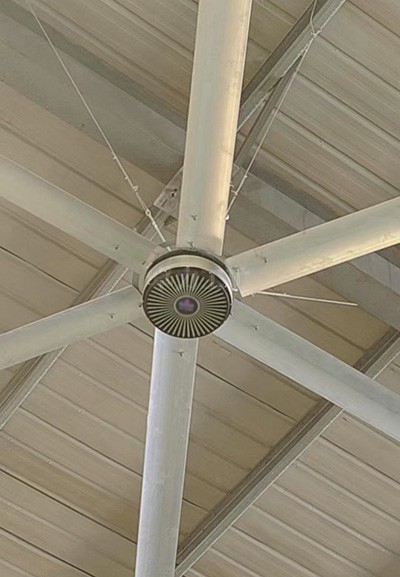 轻型钢结构厂房承受工业大风扇吗？